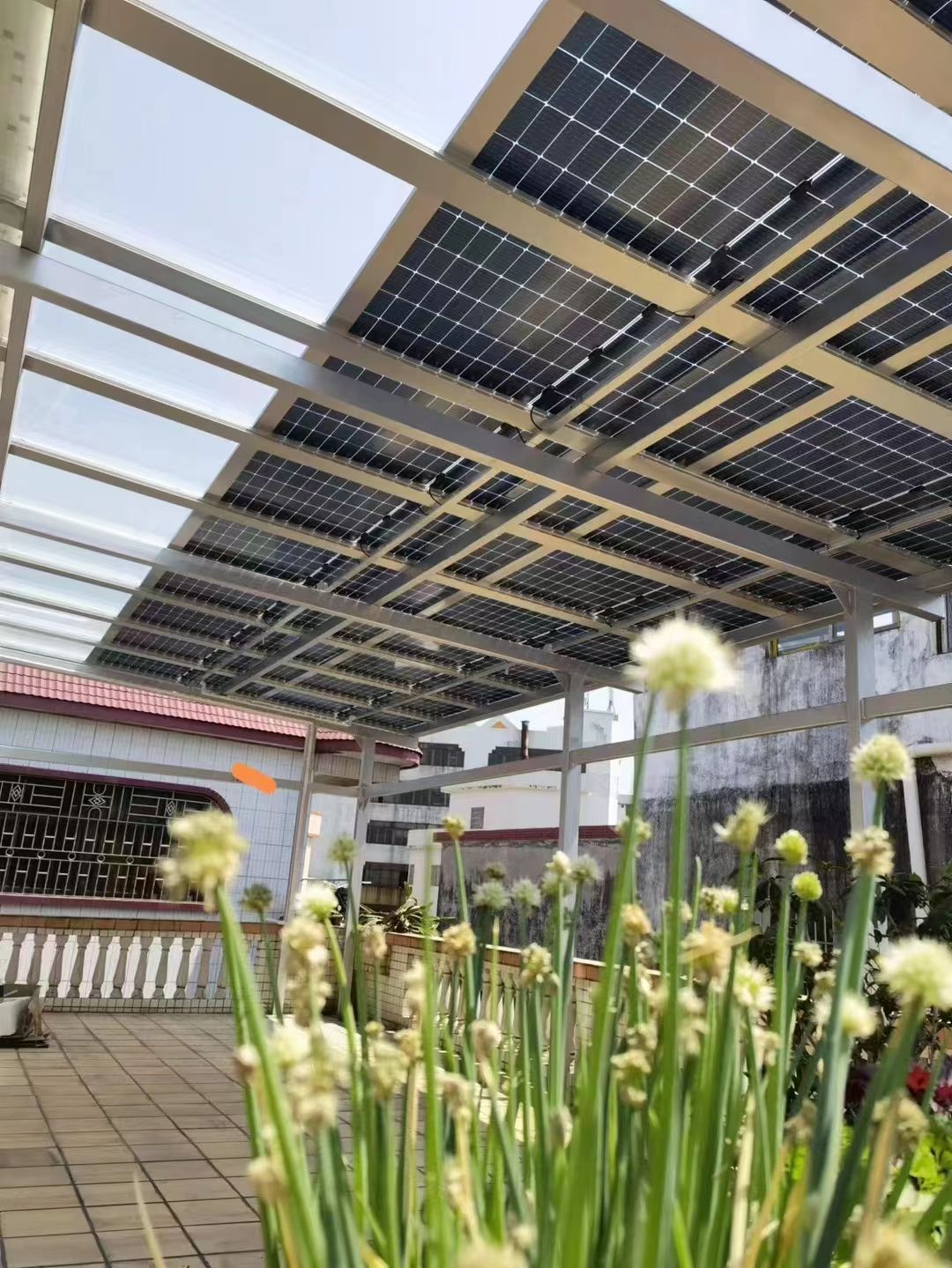锡林郭勒别墅家用屋顶太阳能发电系统安装